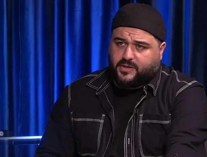 “Mərhum sənətkar qalır bir tərəfdə, özündən danışır”