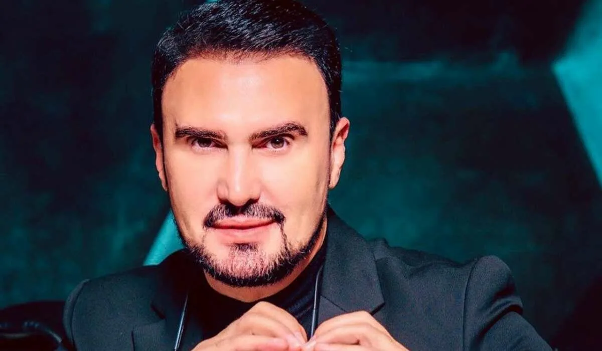 “Küncdə qalmış xarici müğənniləri gətirib, xalqa sırıyırsınız”