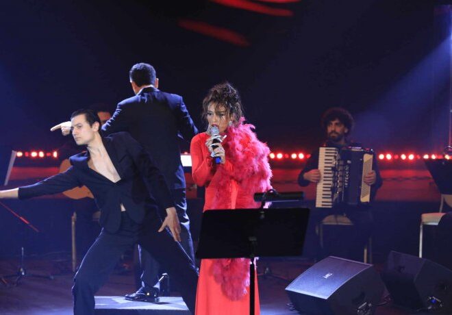 Dilarə 40 dərəcə temperaturla səhnəyə çıxdı – FOTOLAR