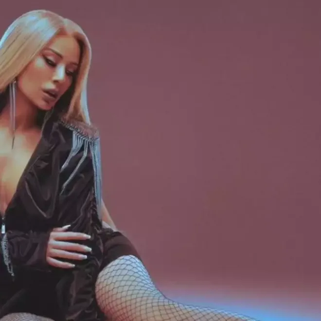 Roza 4 fərqli obrazda