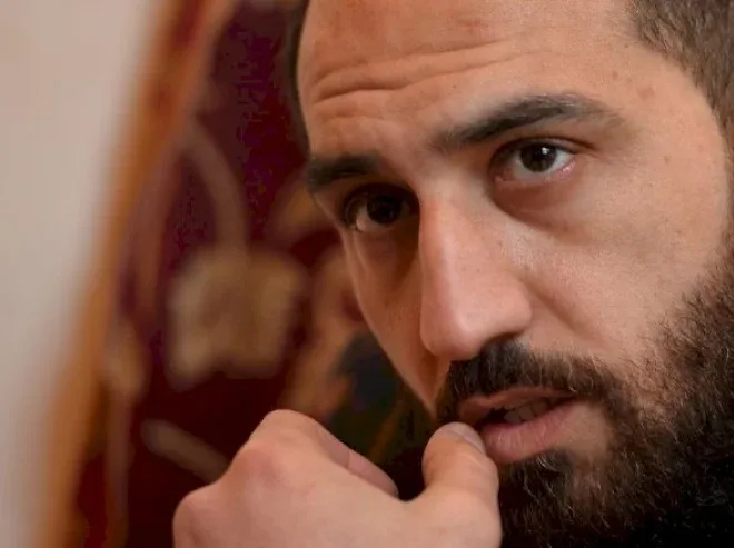 Vüqar Biləcərili kimdir? – Nakam sevgiyə görə şair olan…