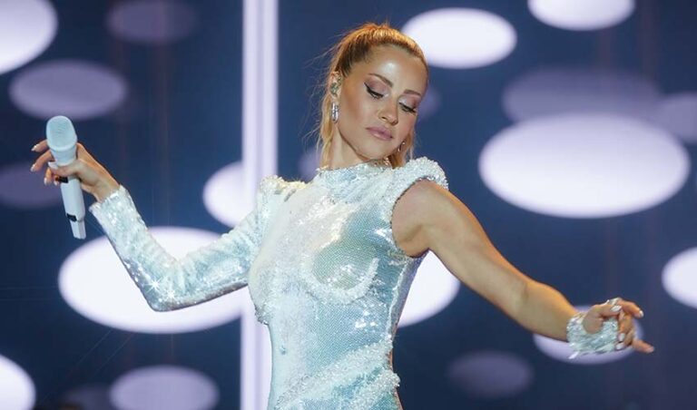 Derya Uluğ Bakıya gəlir