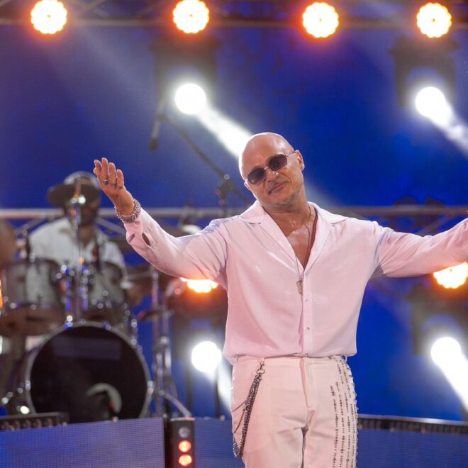 Miri Yusifin bu addımını tamaşaçılar ayaqüstə alqışladı