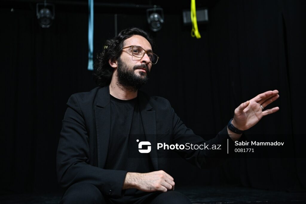 Ziya Ağa teatrdan qovulub?