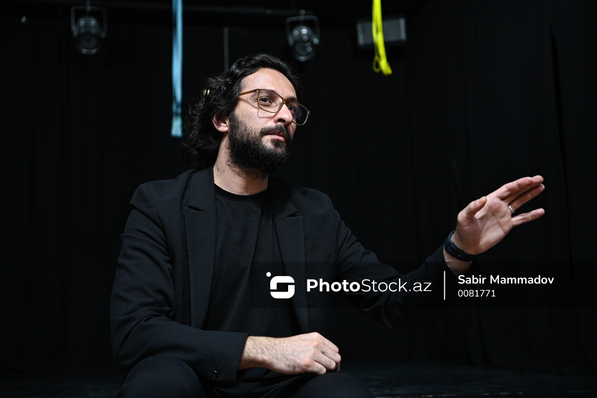 Ziya Ağa teatrdan qovulub?
