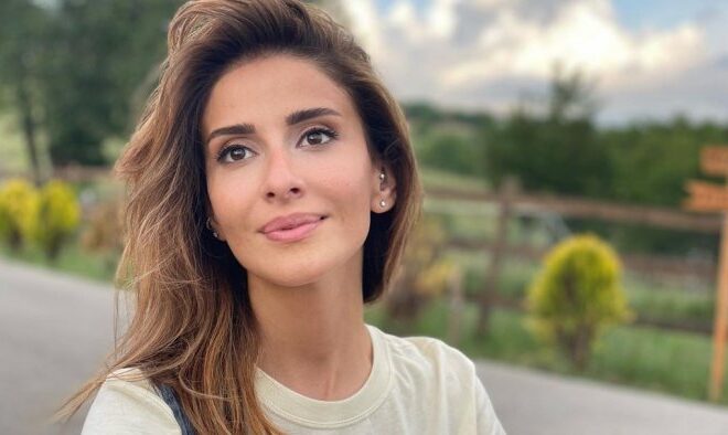 “Millətin şəxsiyyət vəsiqəsi niyə əzik olmalıdır?” – Tənqid etdi