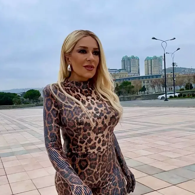 Tünzalə bu dəfə də tərzi ilə seçildi – Fotolar