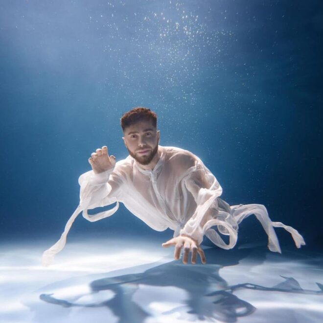 Suyun altında boğulma təhlükəsi yaşadı – Video