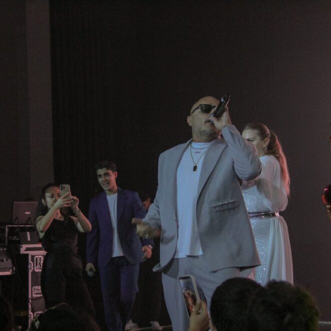 Miri Yusif məzun şəhid övladları üçün oxudu