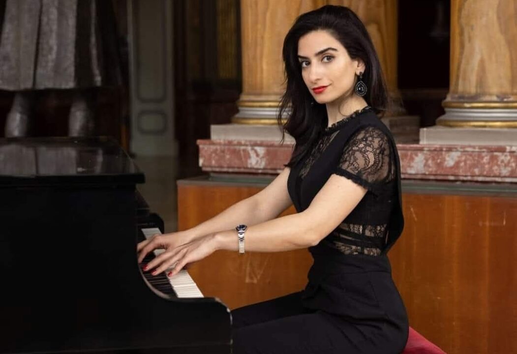 Jurnalistin Ağdam Muğam Mərkəzində fortepianoda çıxışı - Video