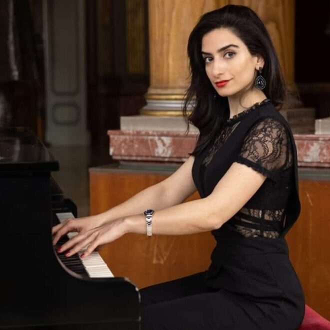 Jurnalistin Ağdam Muğam Mərkəzində fortepianoda çıxışı – Video