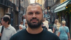 Metenin klipindəki LGBTQIA+ bayrağı müzakirə yaratdı