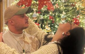 Xalq artistinin xanımı ilə səmimi – Fotosu