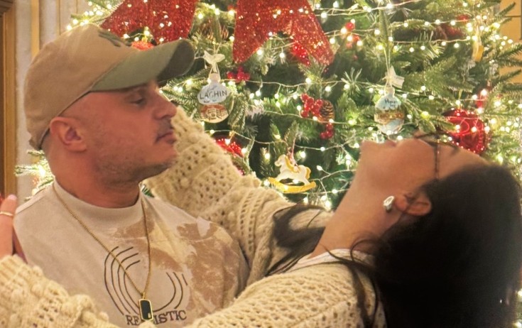 Xalq artistinin xanımı ilə səmimi – Fotosu