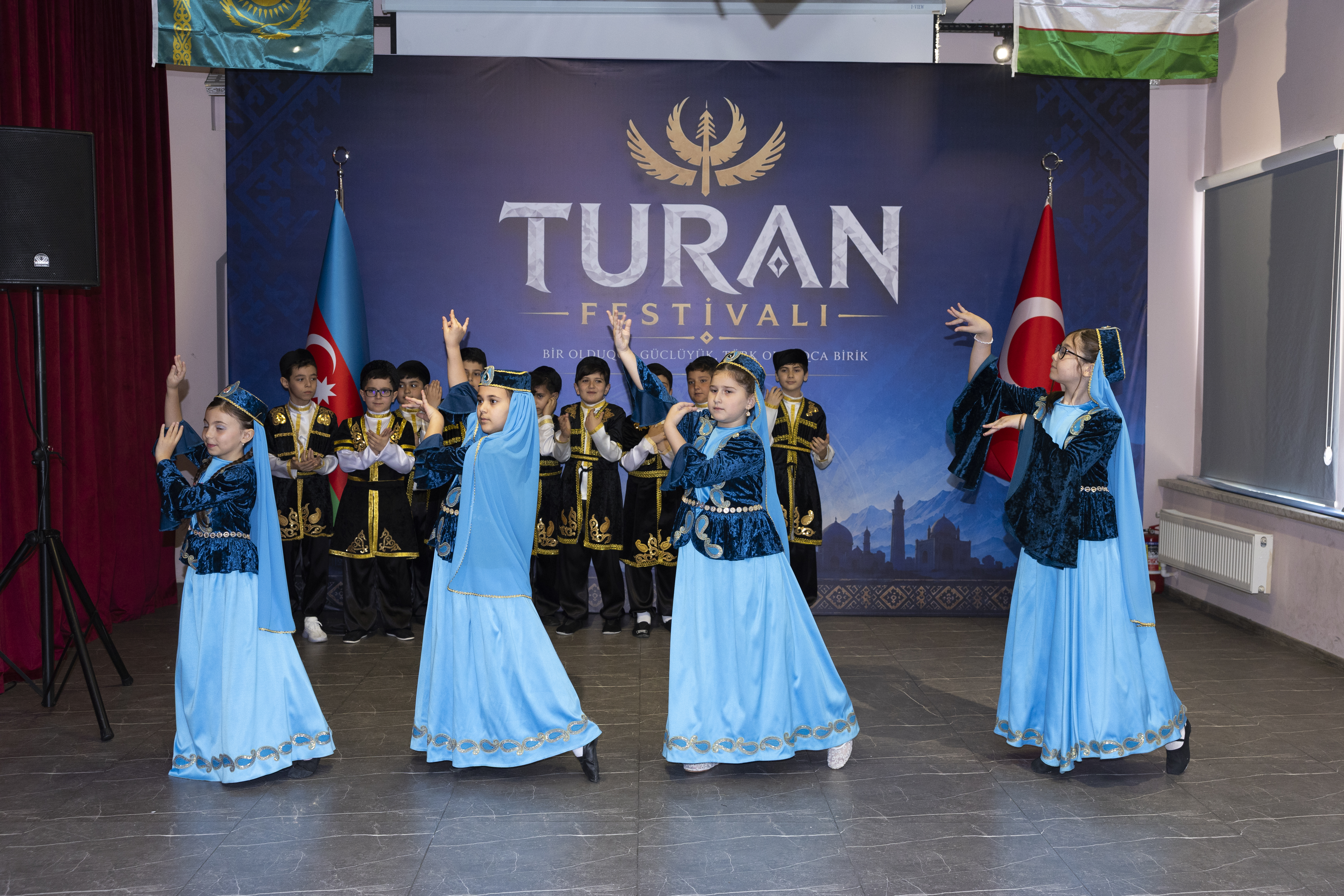 Bakı İstanbul Liseyində “Turan Festivalı” keçirildi – Fotolar