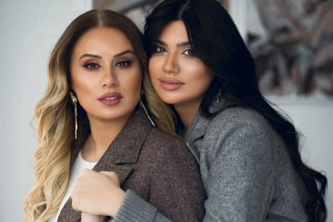 Roza qızı ilə eyni səhnəni bölüşdü – Video