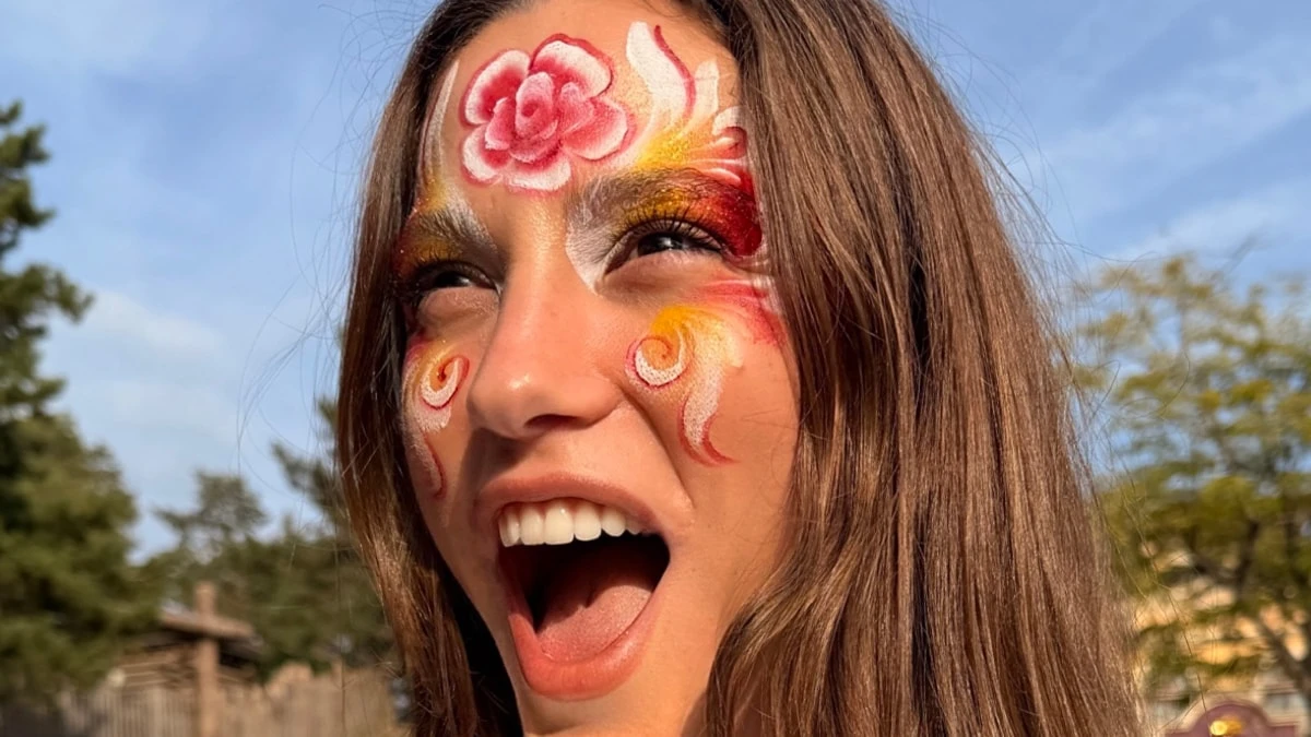 Serenay Sarıkaya Disneyland-da əyləndi – Fotoşəkillər bəyənildi