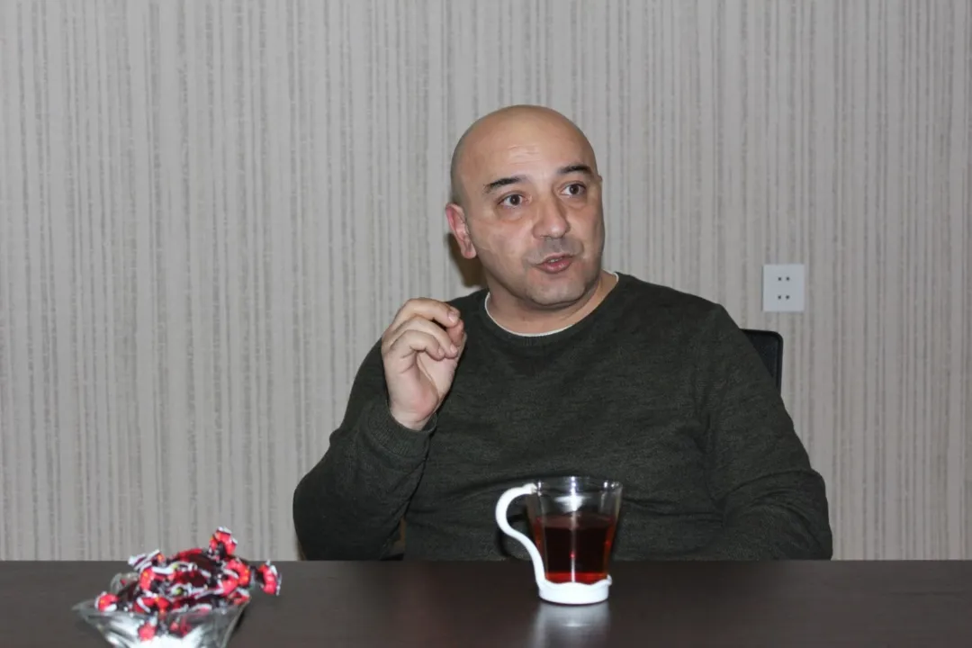 “Anam savadsız idi, amma...” – Şövqi Hüseynovdan GÖZLƏNİLMƏZ ETİRAF