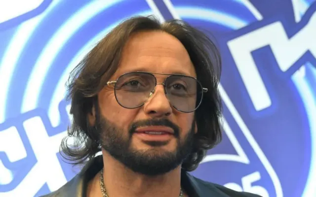 Stas Mixaylov boşanma xəbərlərini təkzib etdi