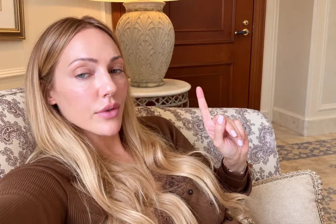 Meryem Üzerli oteldə 'Muhteşem Yüzyıl' sürprizi etdi