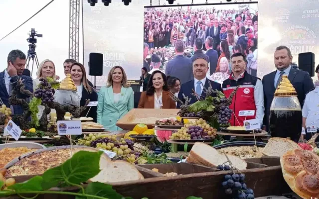 Türkan Şoray Tekirdağda rəqs etdi