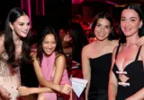 Selena Qomez xeyriyyə gecəsində qırmızı xalçada görünüş verdi