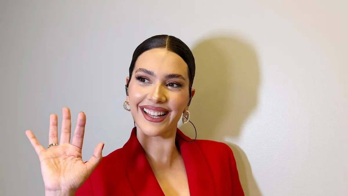 Bergüzar Korel 95 kilo dövrünə zarafatla göndərmə etdi