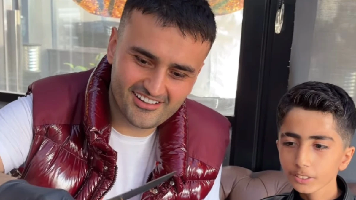 CZN Burak 12 yaşlı iranlı musiqiçi ilə görüşdü