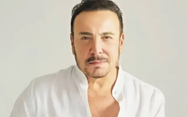 Cenk Eren özünü butik ulduz hesab edir