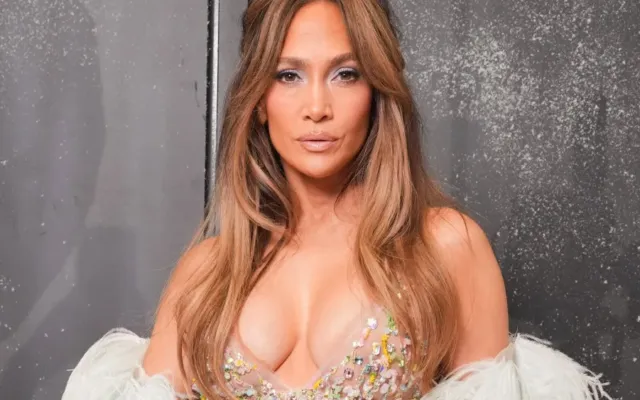 Jennifer Lopez yeni mahnısını təqdim edir – 'Proof of Love'