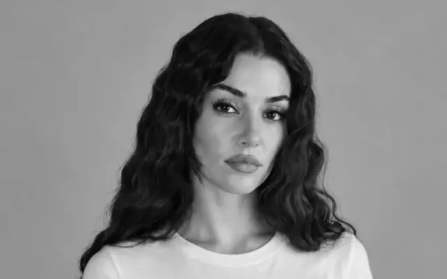 Hande Erçel yeni film layihəsində baş rol oynayacaq