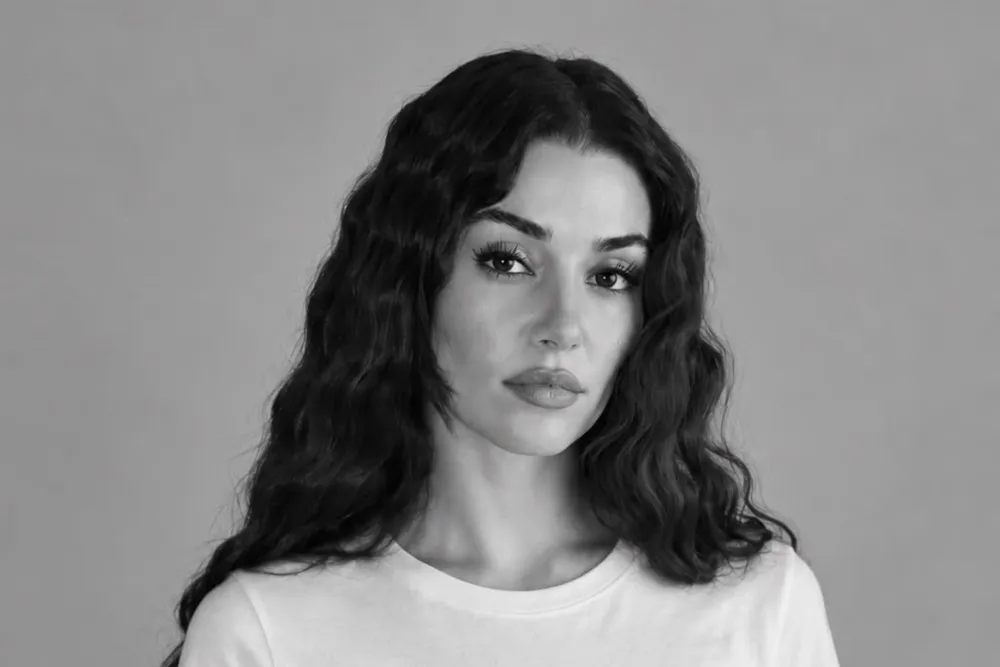 Hande Erçel yeni film layihəsində baş rol oynayacaq