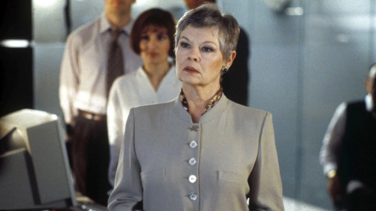 Judi Dench səhnəyə çıxa bilmir - Aktrisa göz problemi ilə mübarizə aparır