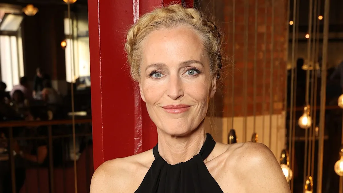 Gillian Anderson tamaşaçılarla mübahisə etdi - Səbəb nədir?