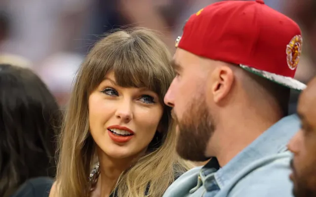 Travis Kelce və taylor swift Cleveland səfərində ayrıldı