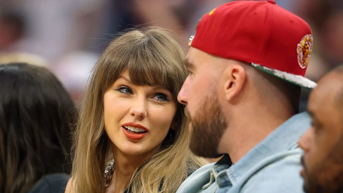 Travis Kelce və taylor swift Cleveland səfərində ayrıldı