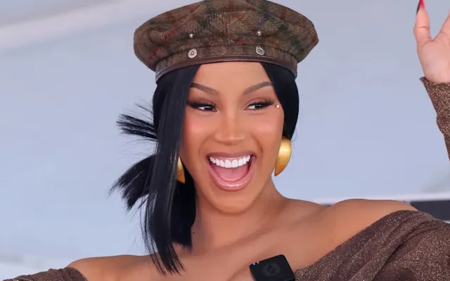 Cardi B Tiny Desk performansında möhtəşəm çıxış etdi