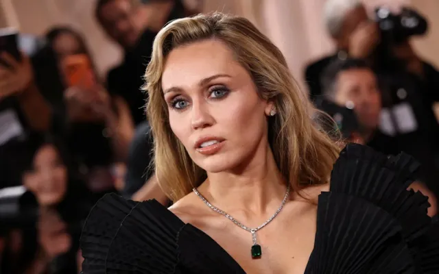 Miley Cyrus tənqidlərə cavab verdi – "Bu eksperiment deyil"