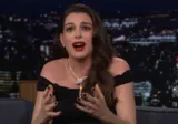 Anne Hathaway qırmızı xalça hadisəsinə görə üzr istəyib