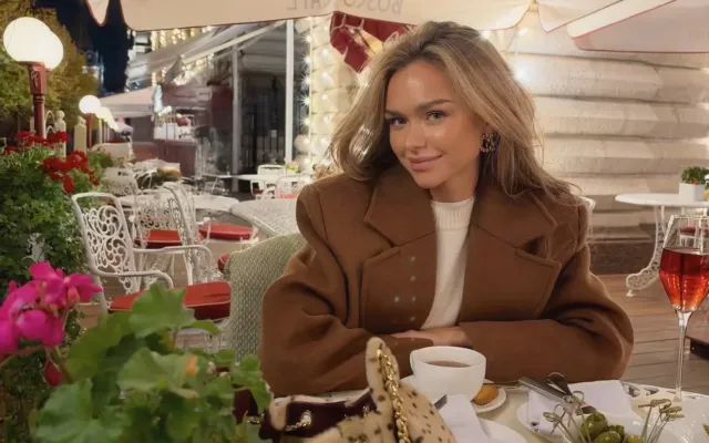 Stesha Malikova yeni foto paylaşdı – Romantik görüşdə