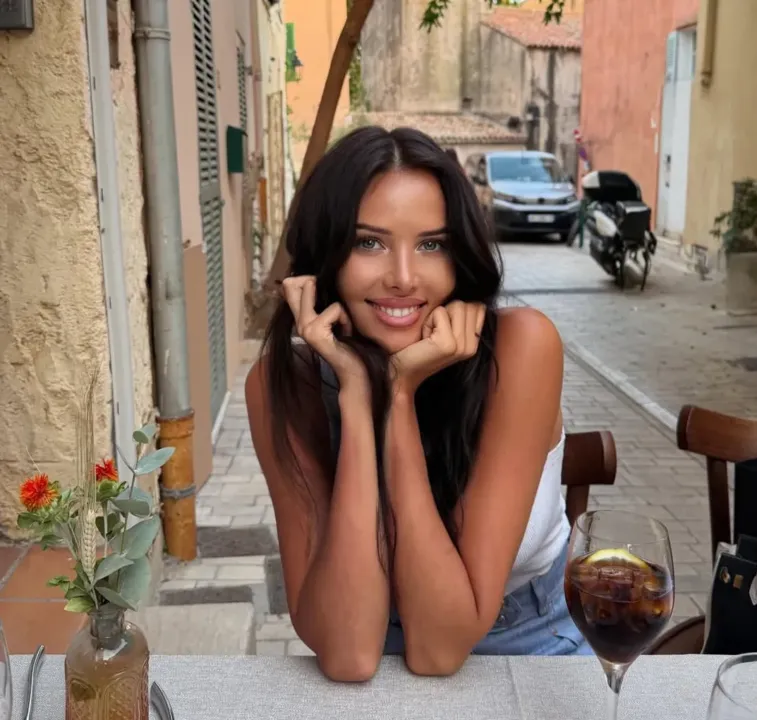 Anastasiya Reşetova xəyanətə meyilli kişiləri seçmir