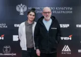 Aleksandr Qordon 24 yaşlı həyat yoldaşı ilə tədbirdə göründü