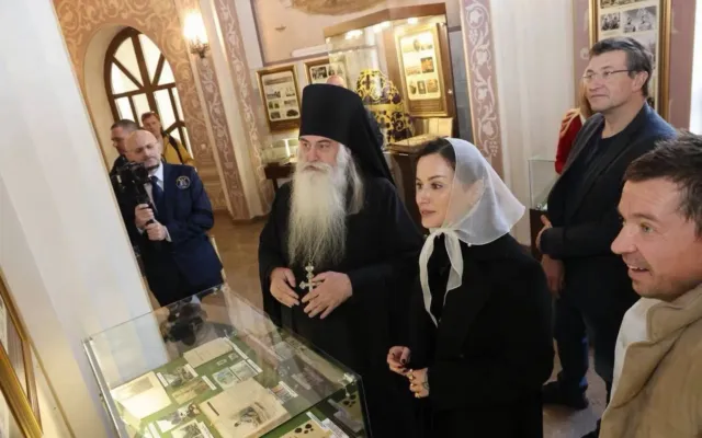 Tina Kandelaki məbəddə foto paylaşdı